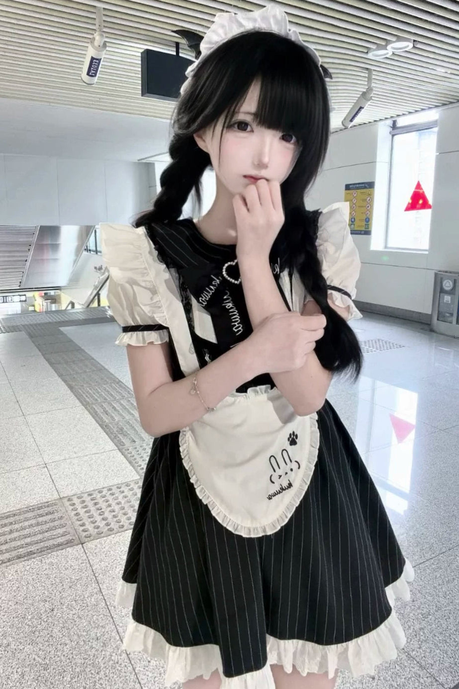 ダークエンジェルレースアップドレス+エプロン+セーター