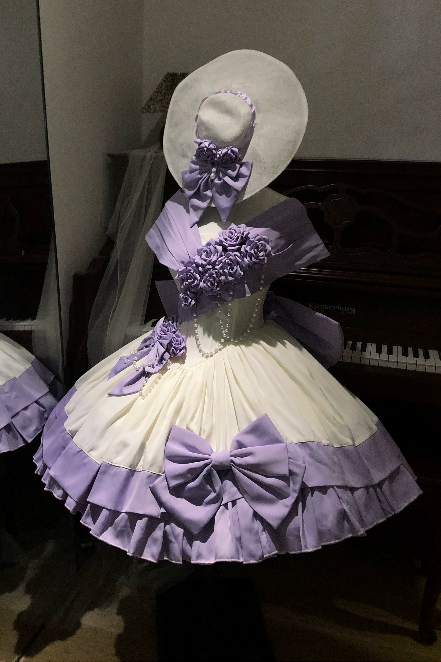 [Vorbestellfrist 28. Juni] Lila-weißes schulterfreies Princess-Lolita-Kleid mit Rosenband + Komplettset + Accessoires