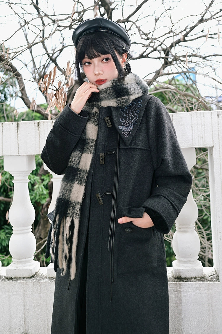 ダークフィンエンブロイダードウールコート