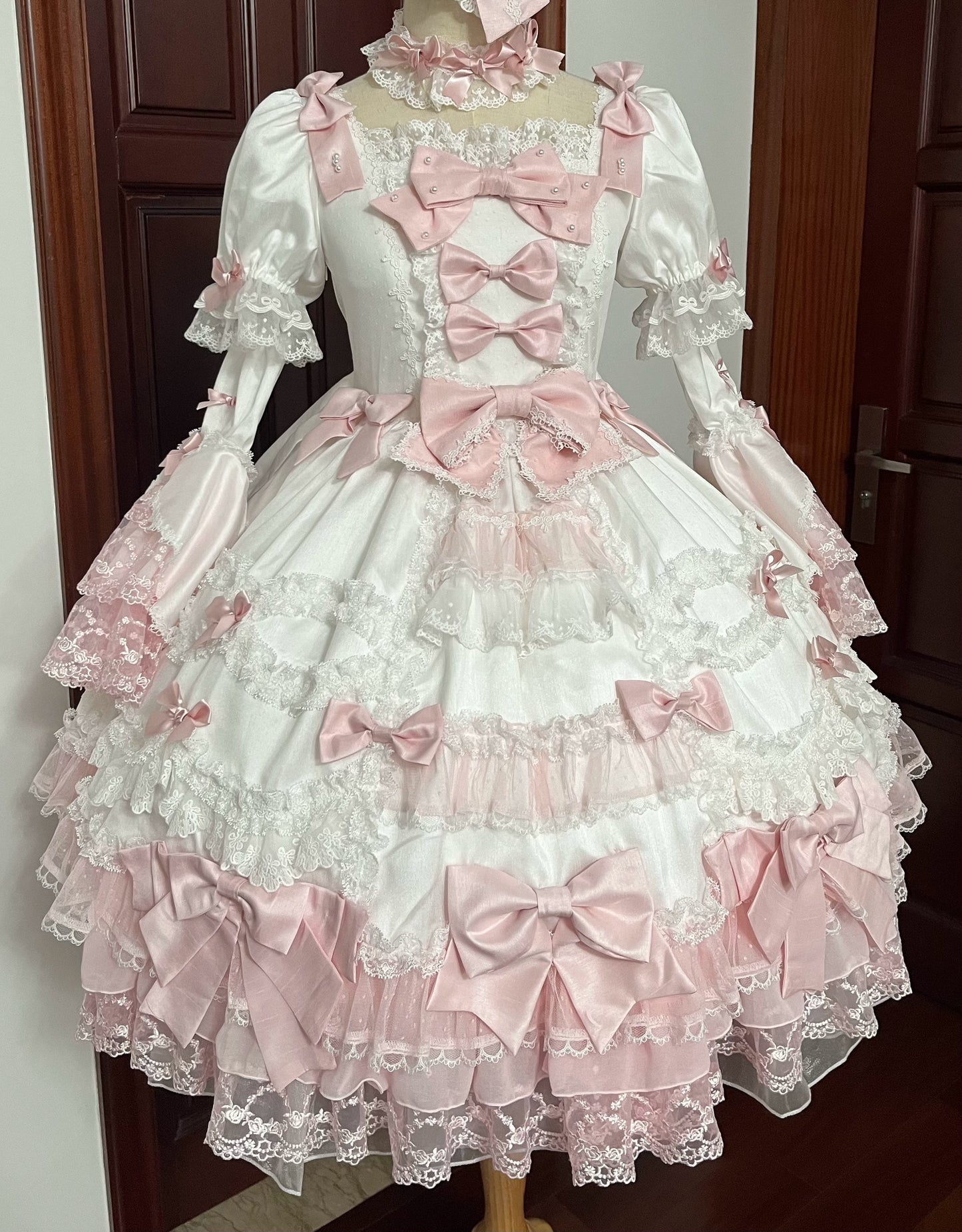 サークルクリームドールダブルパレスゴージャスドレス+ハット+チョーカー