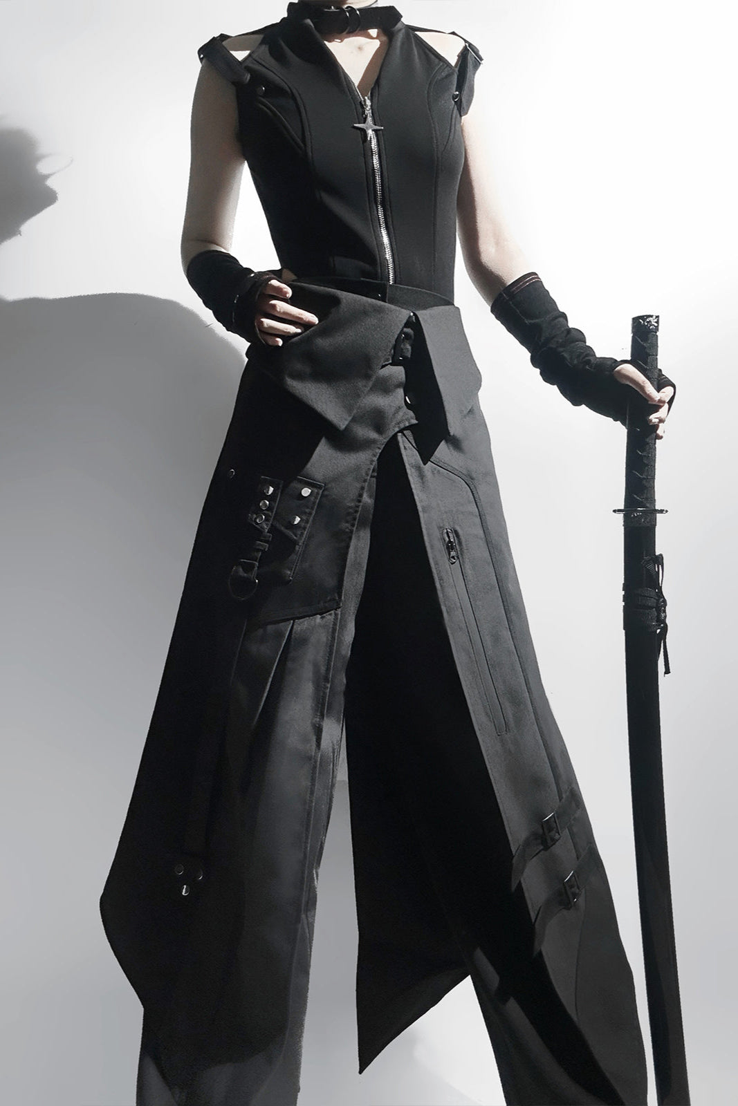 Dark mode sleeveless top + long pants + mode pants