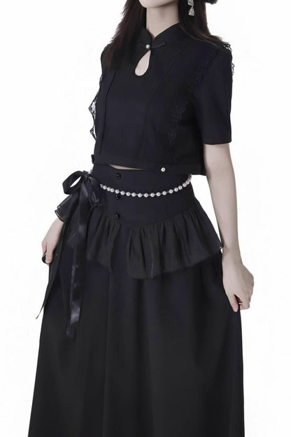 暗黑系无袖连衣裙+短款衬衫+喇叭裙