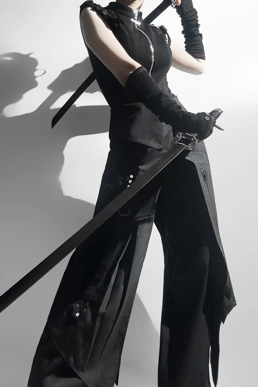 Dark mode sleeveless top + long pants + mode pants