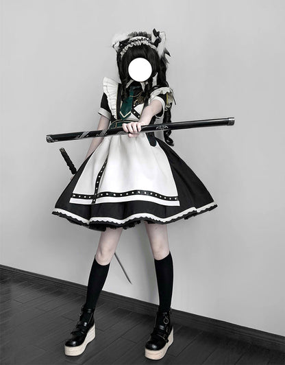Schwarz-grünes Militär-Maid-Lolita-Kleid Komplettset