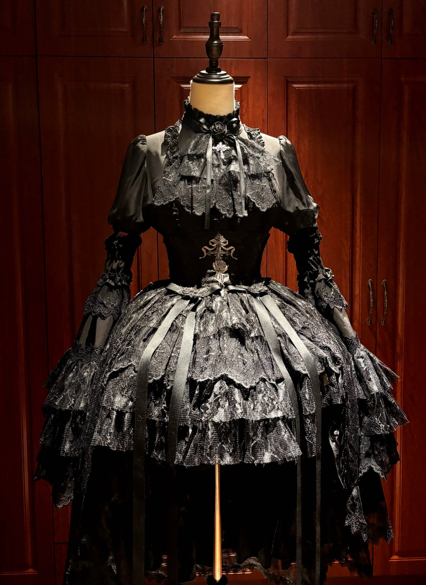 【Vorbestellung bis 18. März】 Dark Kawaii Gothic Lolita Rock + Shirt + Haarband + Hut + Ärmel