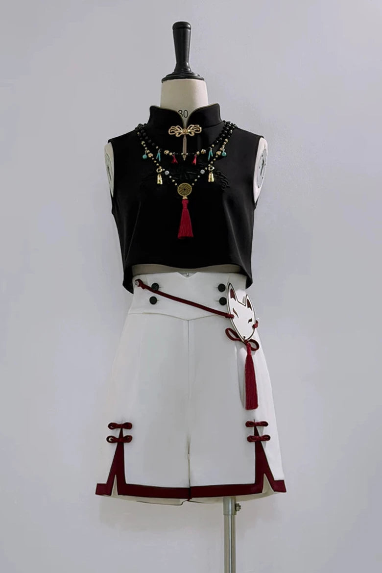 [Reservation Deadline: November 1] White Fox Chinese Fantasy-Style Fox-Ear Hooded Jacket + Black Mandarin-Collar Sleeveless Crop Top + White & Red Fox Shorts