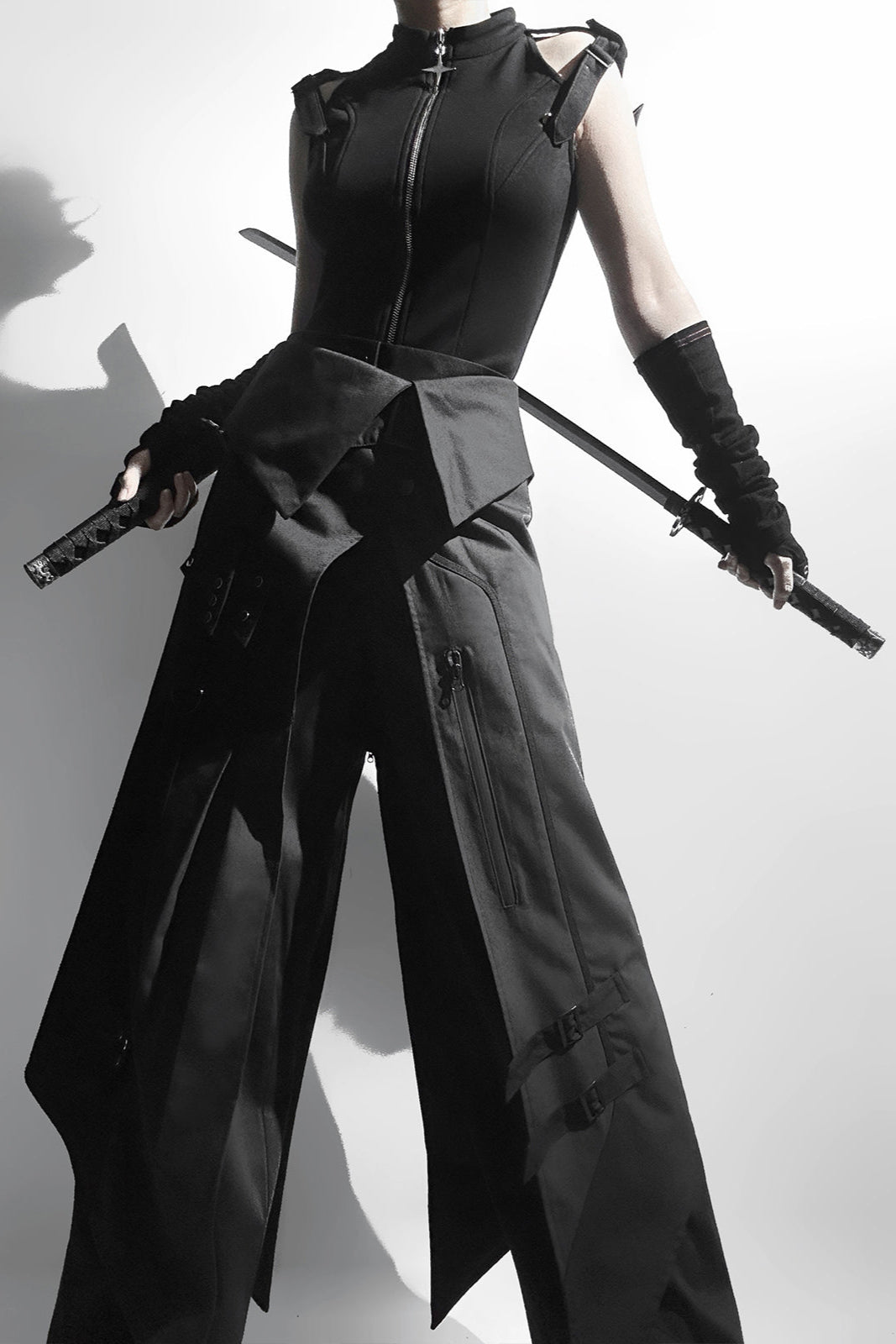 Dark mode sleeveless top + long pants + mode pants