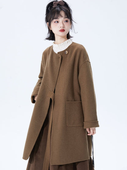 Mid-length ribbon round coat