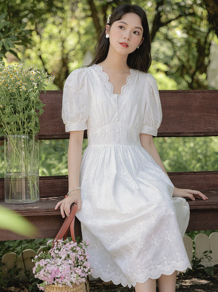 Mid -length west puff sleeve dress