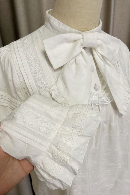 【10月3日予約締切】Black/White Elegant Gothic Lace Puff Sleeve Shirt with Detachable Sleeves and Bow Tie