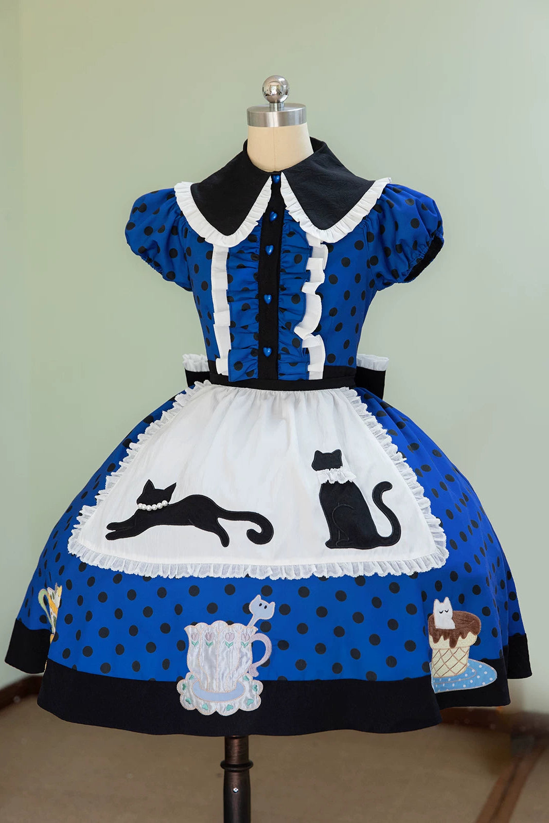 【8月18日予約締切】ダークブルー×ブラックドット猫カフェテイストメイドロリータドレス（エプロン付き）＋コンプリートセット