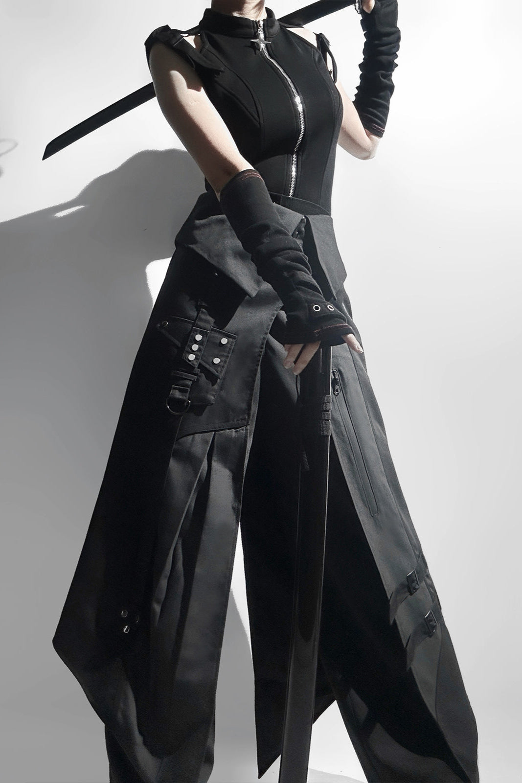 Dark mode sleeveless top + long pants + mode pants