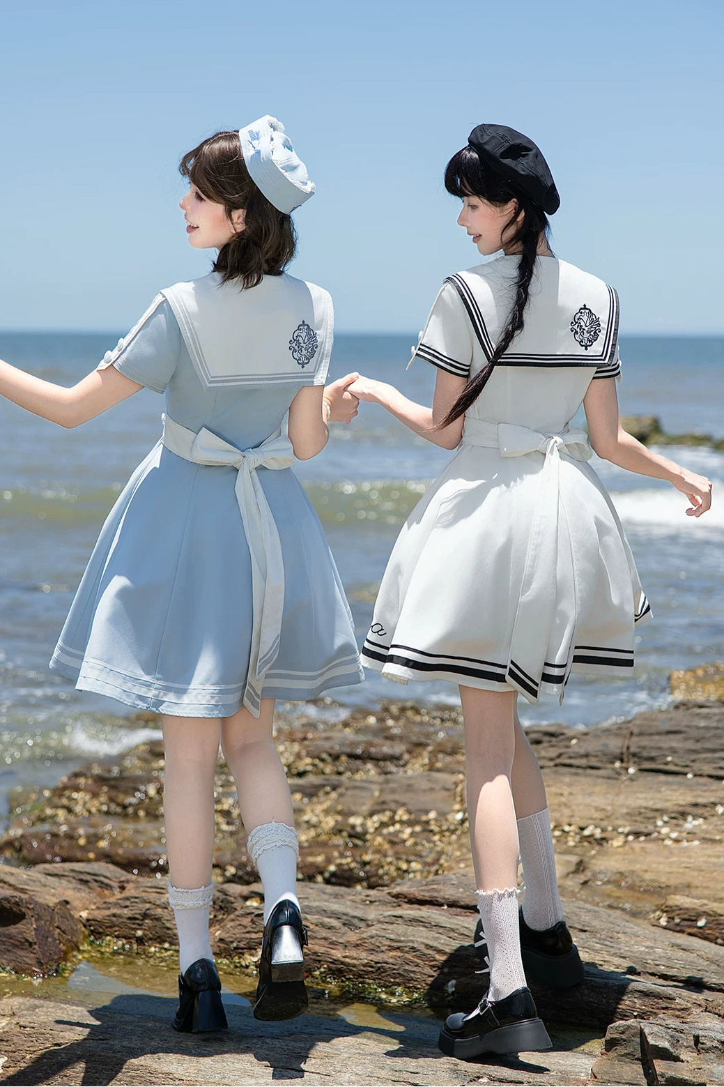 【10月1日予約締切】Blue/White Sailor Collar Bird Embroidery Lolita Bow Dress