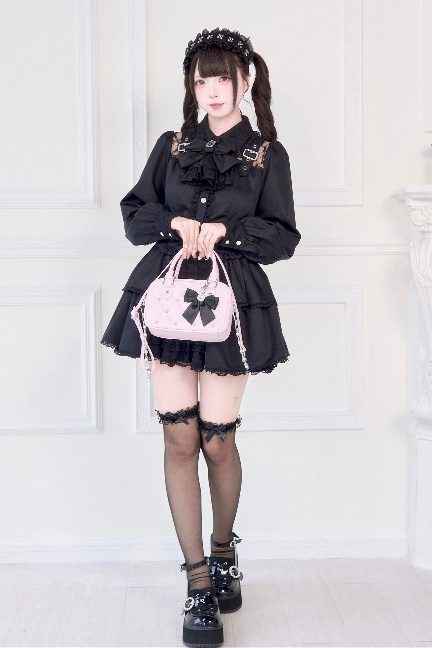 [Reservations] Lace Buckle Shoulder Long Tail Light Gothic Ribbon Shirt