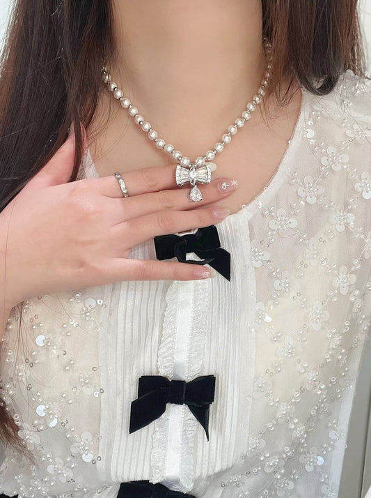 Sparkling zircon ribbon pearl necklace