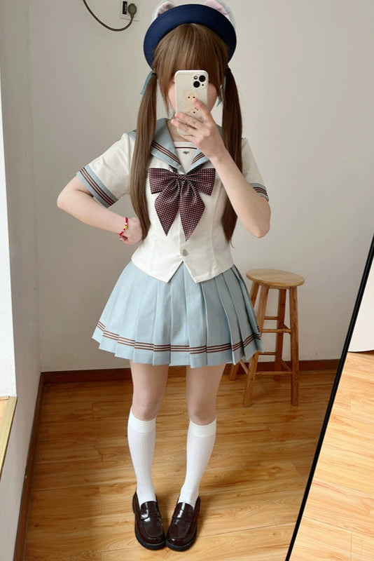 ミルクグリーンセーラー服