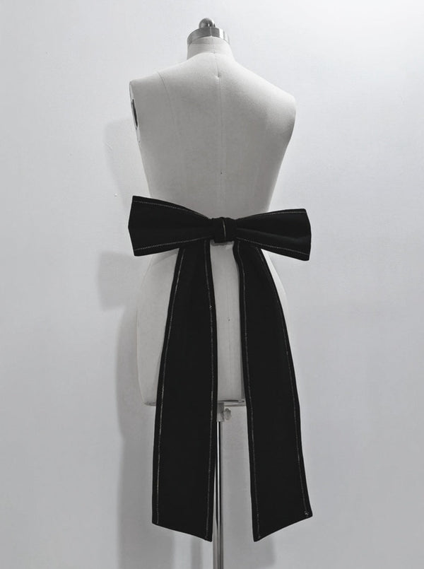 Manteau à capuche de prince des ténèbres + Gilet à capuche de lapin + Pantalon de citrouille + Chemise élégante à volants + Grand ruban de taille [Objet réservé].