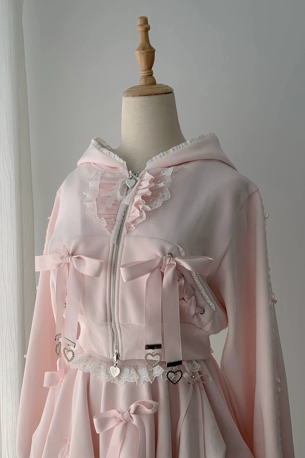 [Reservation Deadline: November 15] Pink Lace Bow Two-Way Zip Hoodie and Bubble Skirt Set with Detachable Ribbon