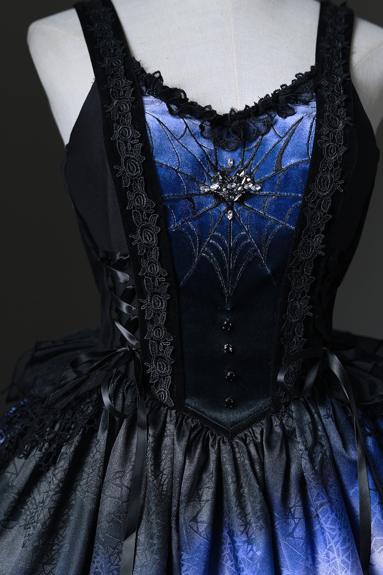 [Deadline for reservations: February 23] Horror House Spider Web Dark Gothic Suspended Dress