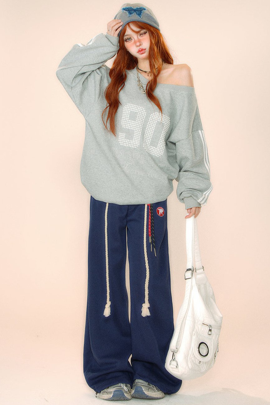 Over -size slant shoulder sweatshirt