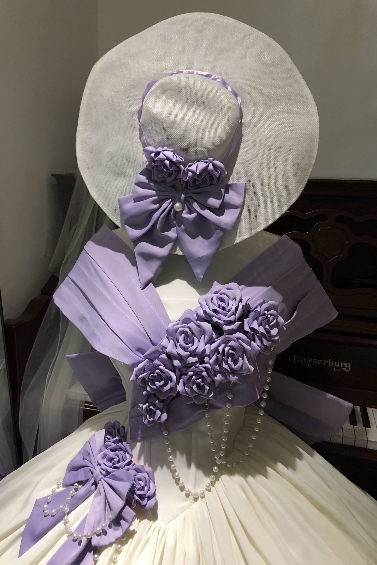[Vorbestellfrist 28. Juni] Lila-weißes schulterfreies Princess-Lolita-Kleid mit Rosenband + Komplettset + Accessoires