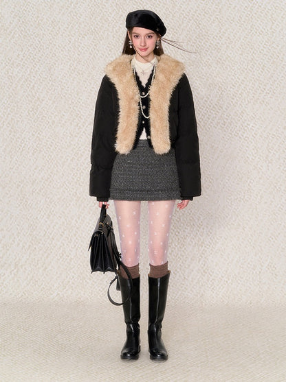 Small silhouette splicing quilting fur down jacket [Reservation item]