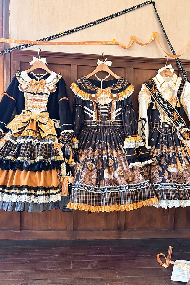 [Reservierungsschluss 8. September] Classic Bear Lolita-Stufenkleid mit weißem Kragen, Karomuster, Spitze und Schleife+Vintage-JSK-Kleid mit Teddybär-Print und Spitze+Vintage-Lolita-Kleid mit Teddybär-Print, Karokragen und klassischem Karomuster