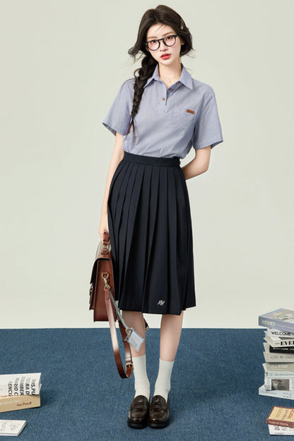 カレッジポロカラーシャツ＋ストライプシャツ＋プリーツショートスカート＋ベーシックロングスカート