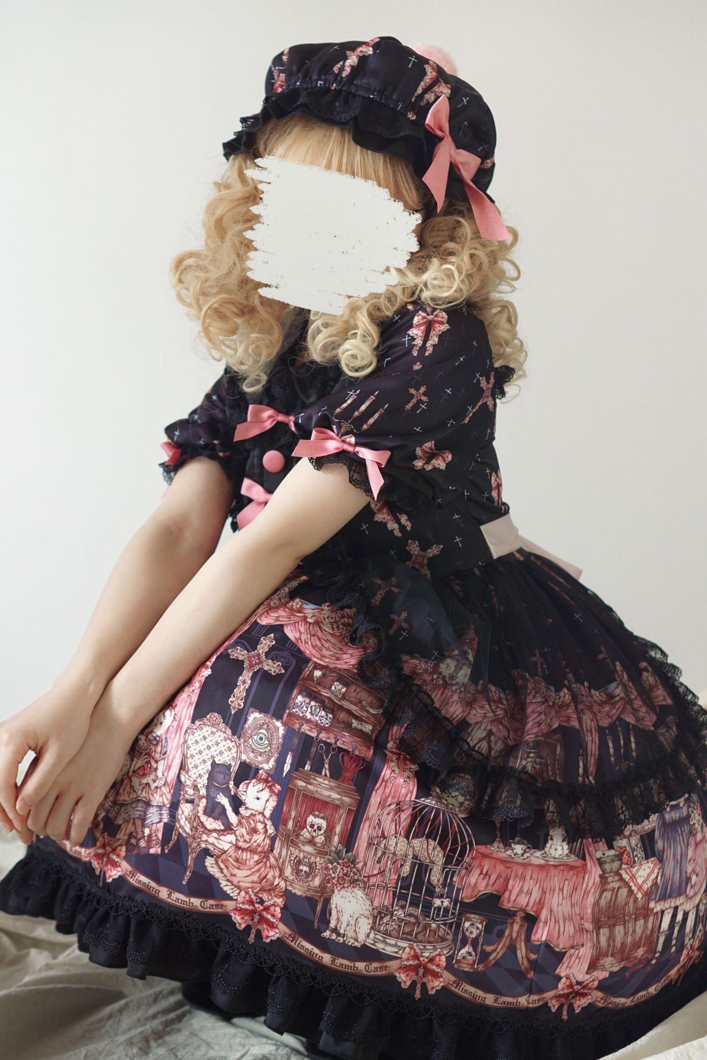 [Deadline for reservations: February 26] Sheep Labyrinth Print Dress