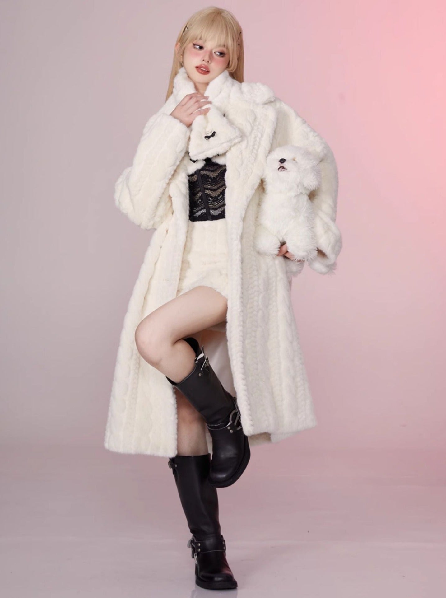 French lace suspenders + fur skirt + fur coat + fur scarf