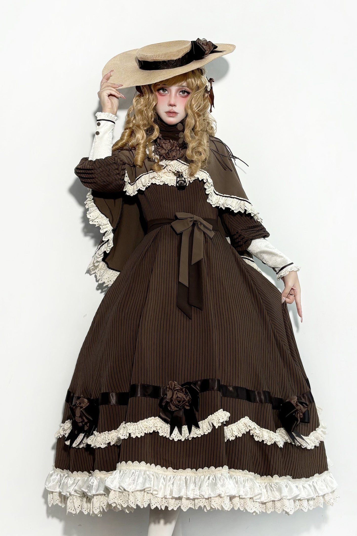 【12月23日予約締切】トワイライトレインロマンティックローズハイネックカラー付きフリルケープ