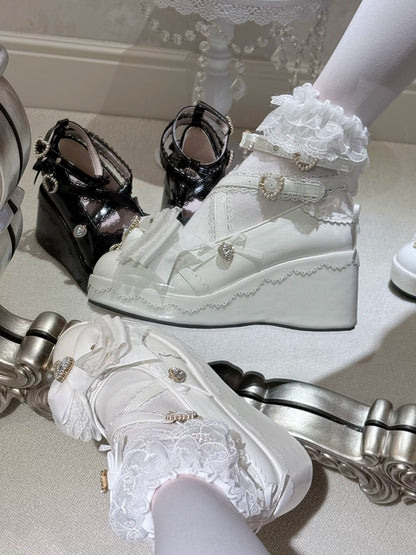 【3월 23일 예약마감】 화이트 앤 블랙 라인스톤 레이스 리본 슈즈