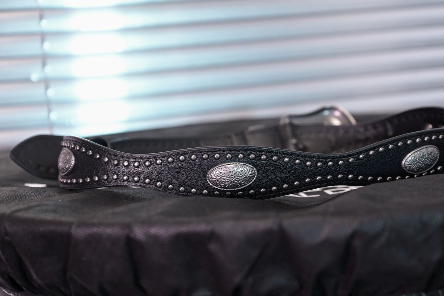 Weird House "Traceability" new Chinese retro exquisite carved belt women's design sense of national style irregular trousers