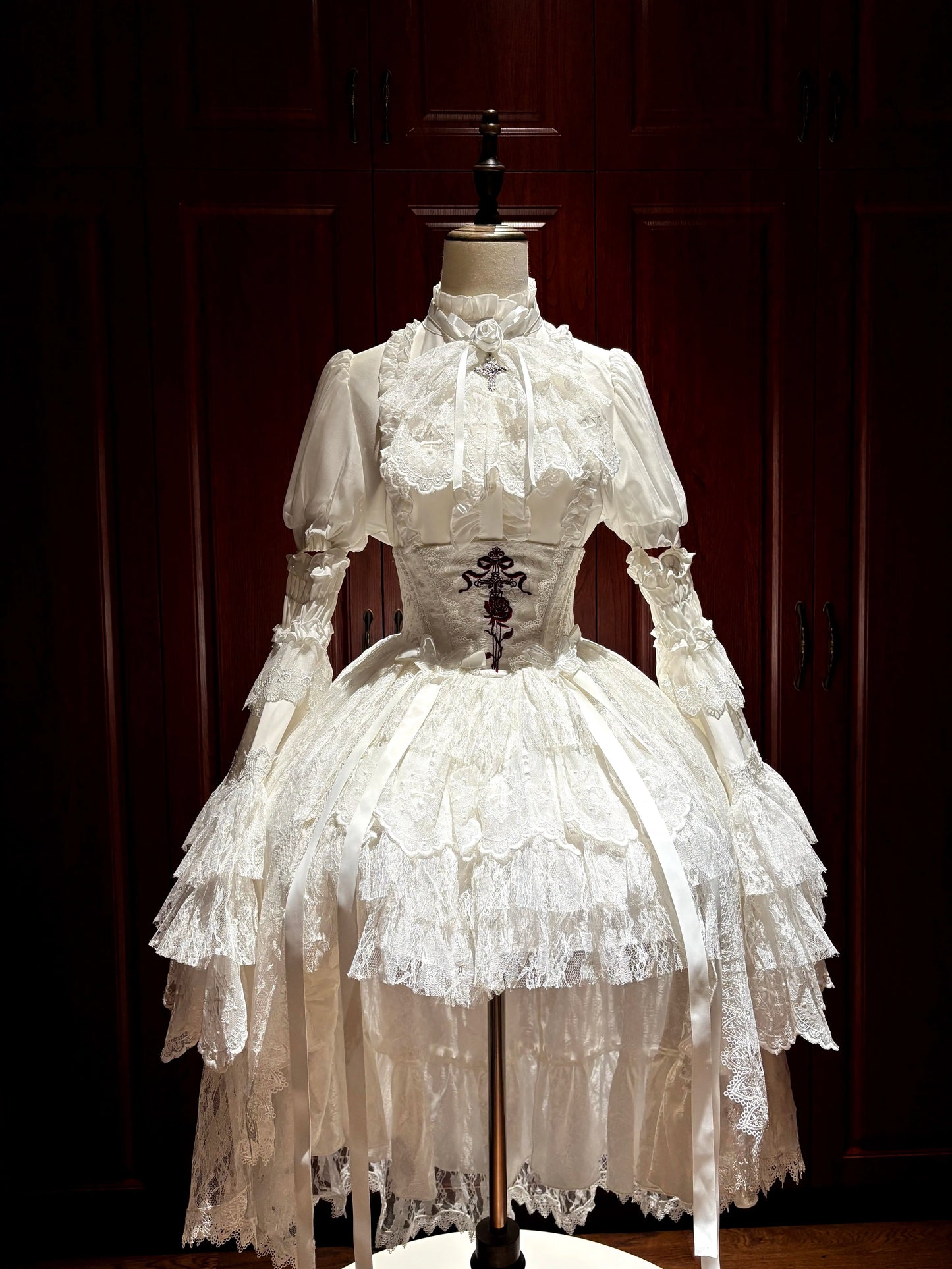 【Vorbestellung bis 18. März】 Dark Kawaii Gothic Lolita Rock + Shirt + Haarband + Hut + Ärmel