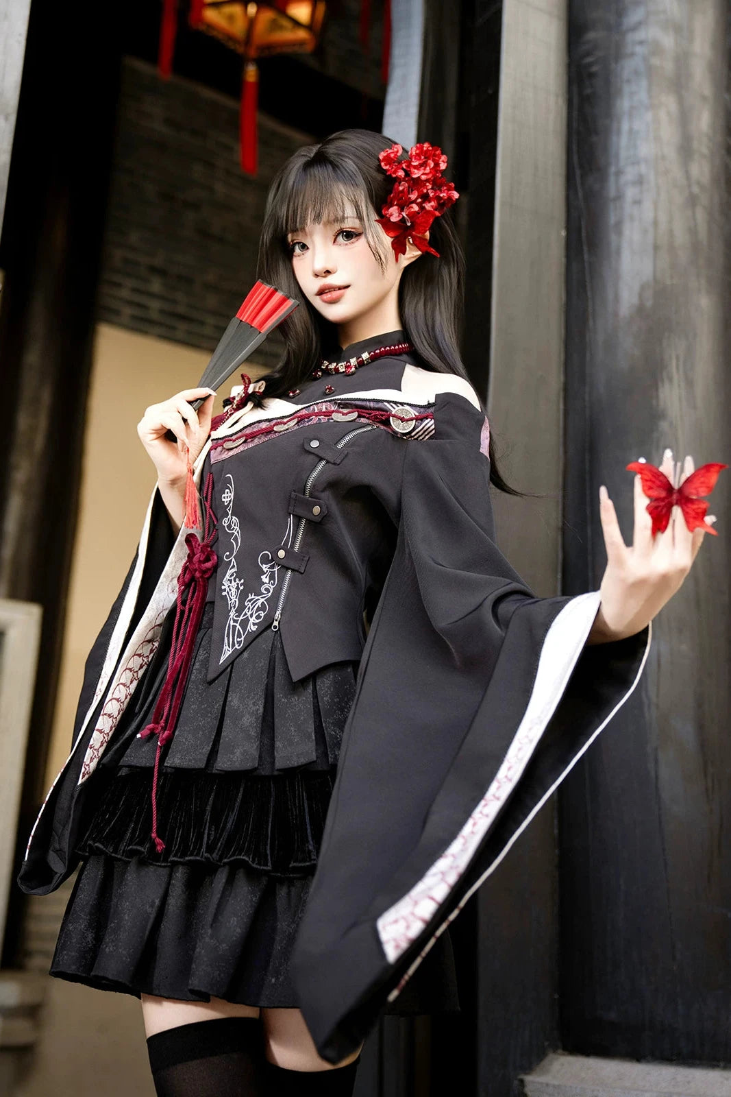 【10月7日予約締切】Black and Red Chinese Dark Gothic Lolita Wide Sleeve Asymmetrical Hem Top + Layered Ruffle Skirt + Necklace + Full Set