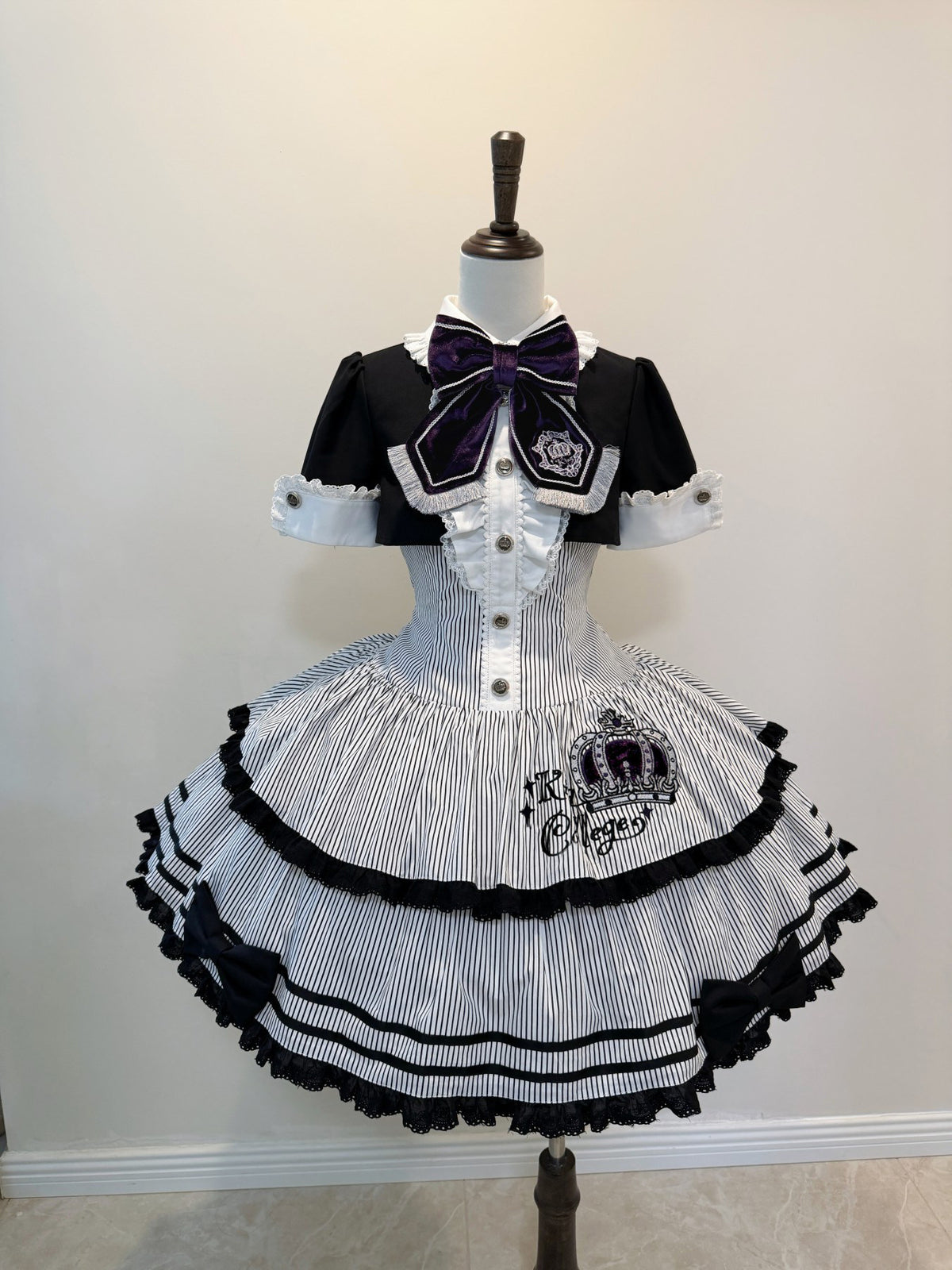 [Pre-order Deadline: March 31] Magical Academy Elegant Crown Embroidery Dress Type A/B