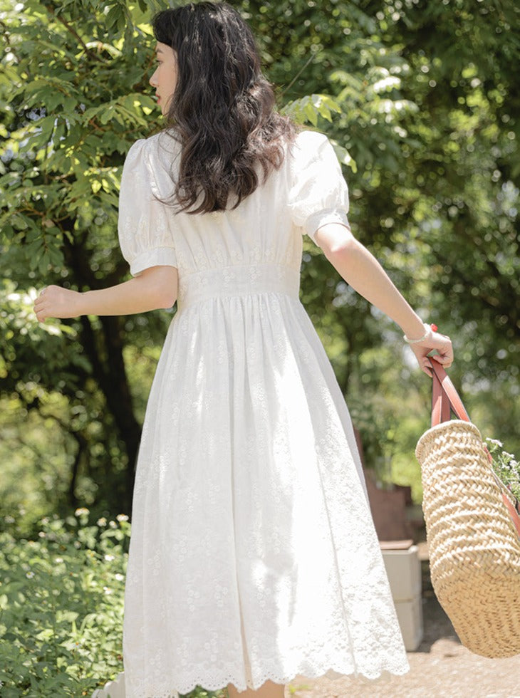 Mid -length west puff sleeve dress