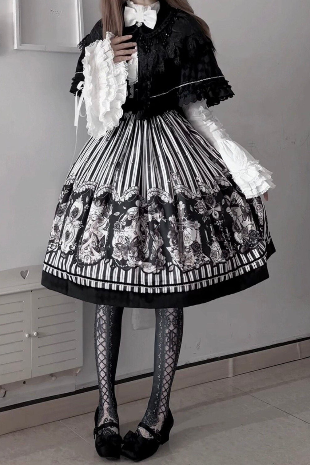 【10月3日予約締切】Black Elegant Gothic Beaded Fringe Layered Cape