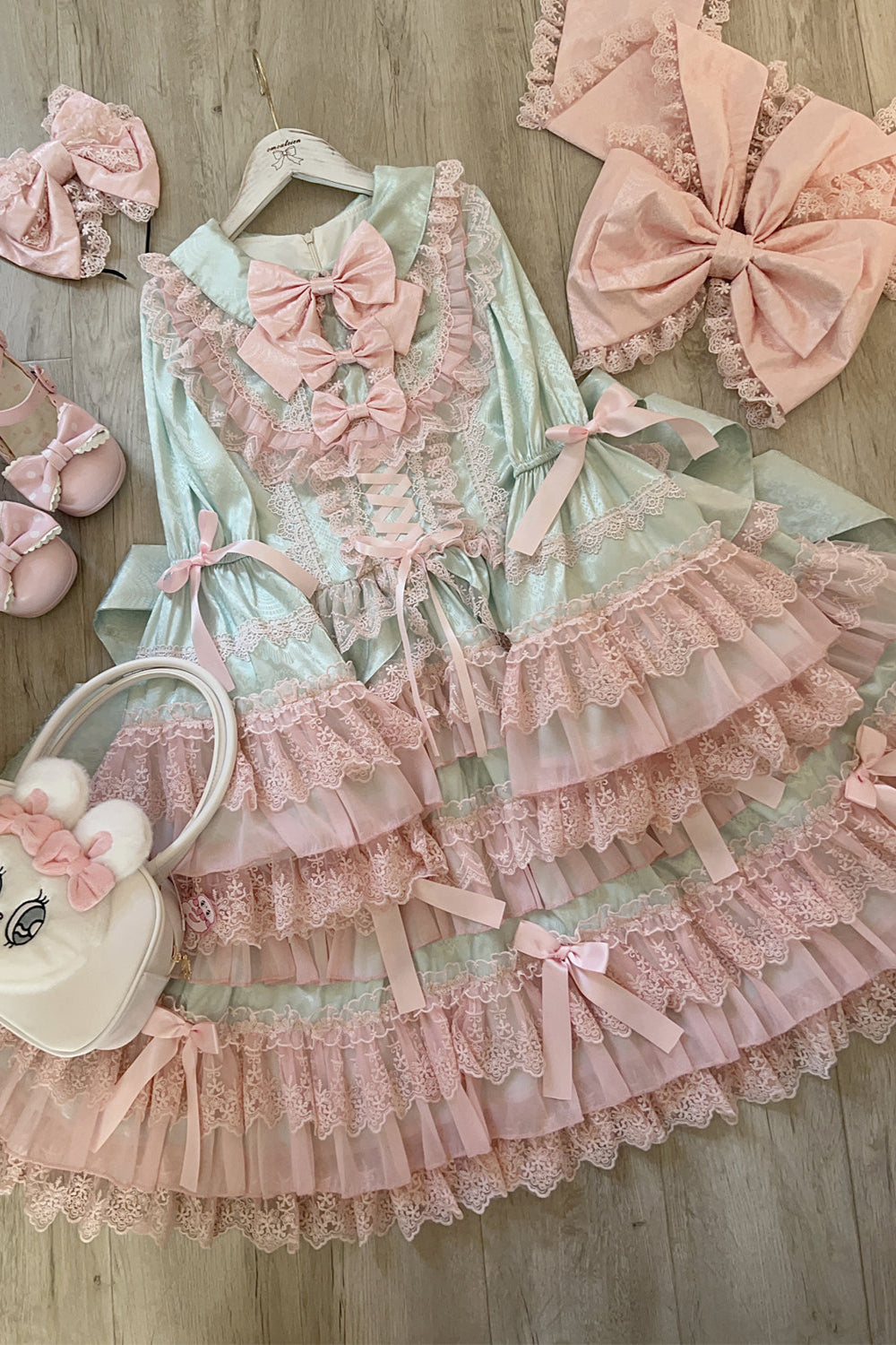 【予約商品】レースティアードロリータドレス