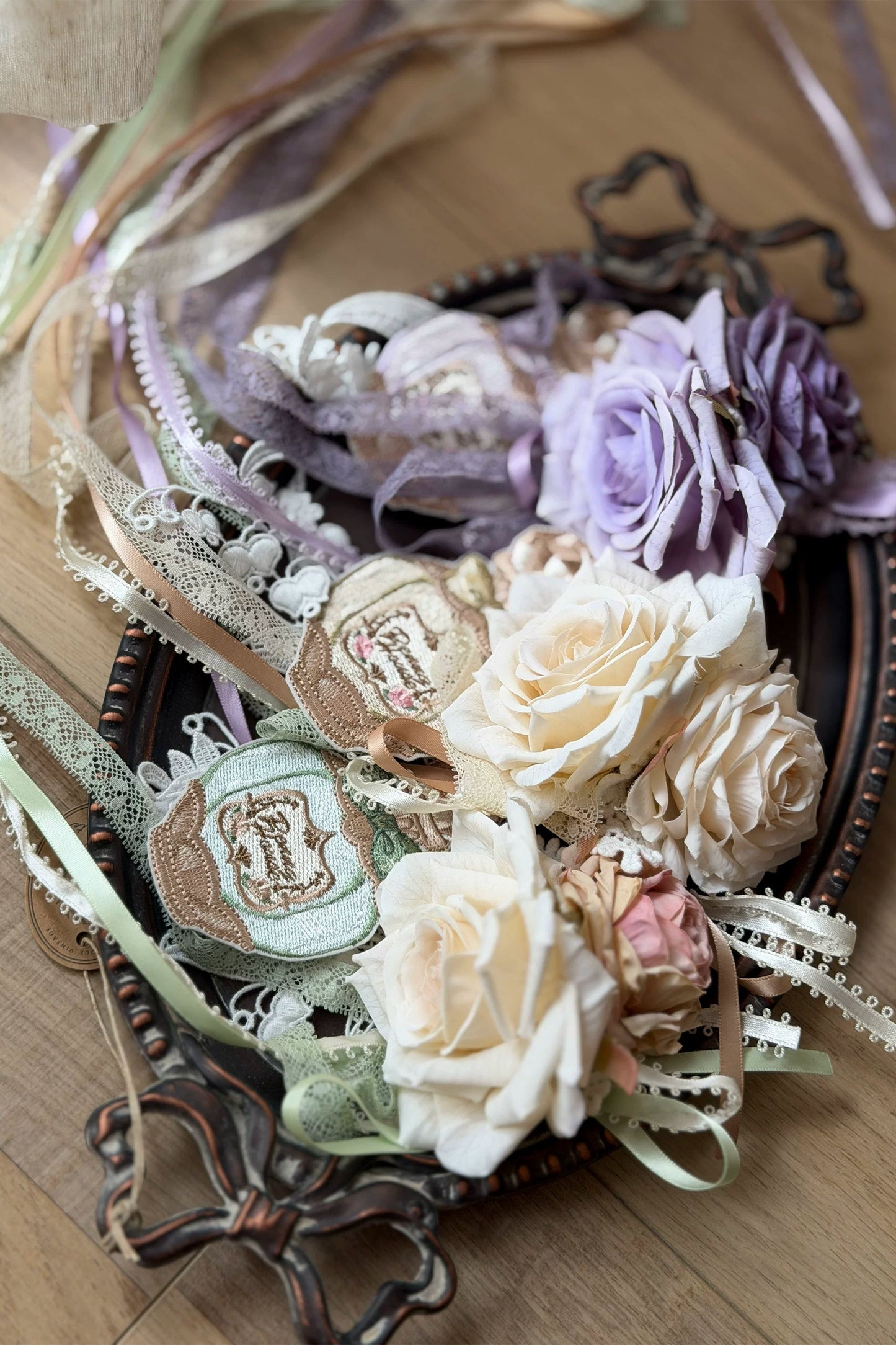 [Pre-order Deadline: July 31] Romantic Sweet Lolita Series Accessories (Flower-Embroidered Waist Ribbon, Corsage with Parfum Emblem, Hair Clip) [Exclusive Sale for Dress Purchasers]