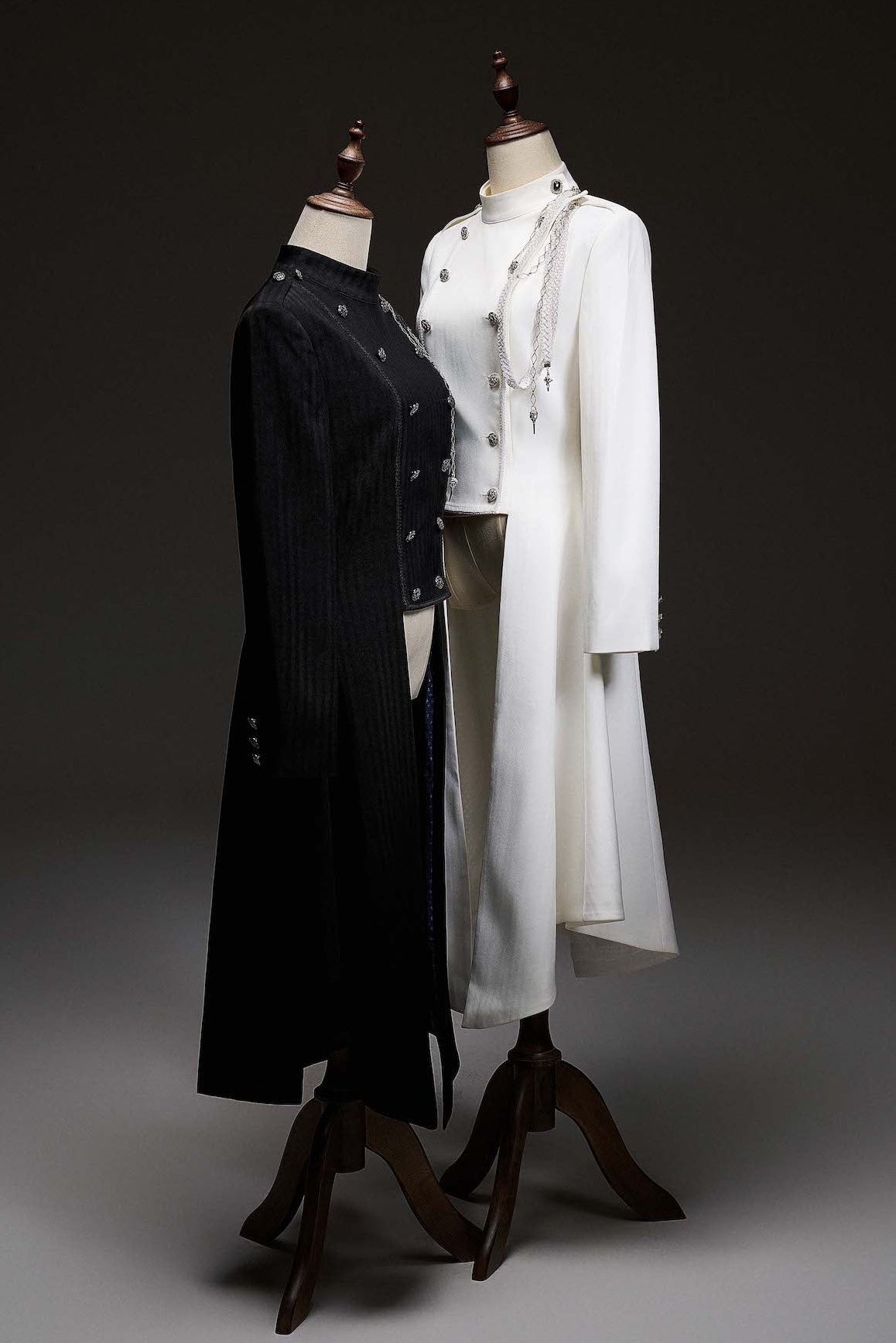 【12月29日予約締切】エターナルナイトプリンスダブルブレストゴシックロングテールコート＋ショルダーチェーンアクセサリー