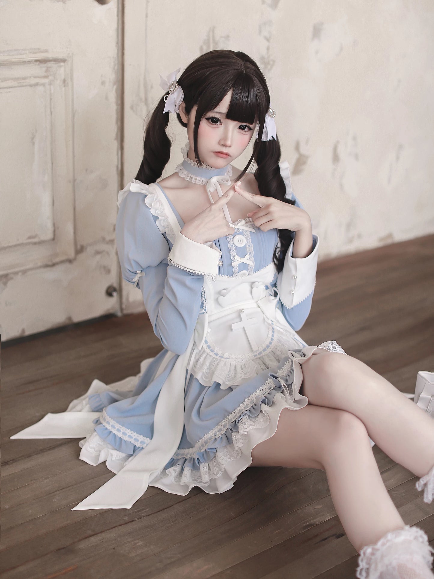 【4月15日预售截止】水蓝色医疗蕾丝交叉围裙连衣裙+项圈