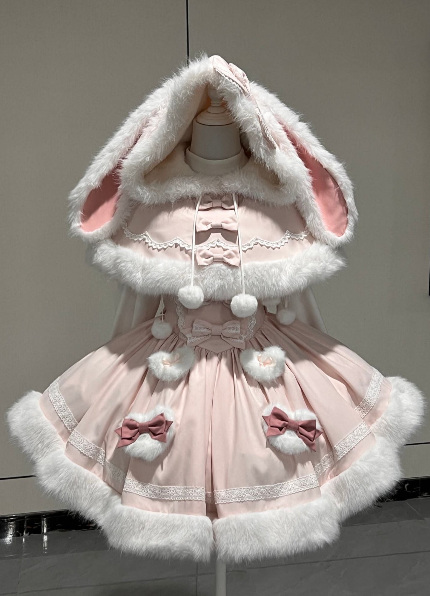 【12月19日予約締切】Sweet Dream Rabbitうさ耳フーディーファーケープ＋OPドレス＋サスペンダードレス＋インナートップス