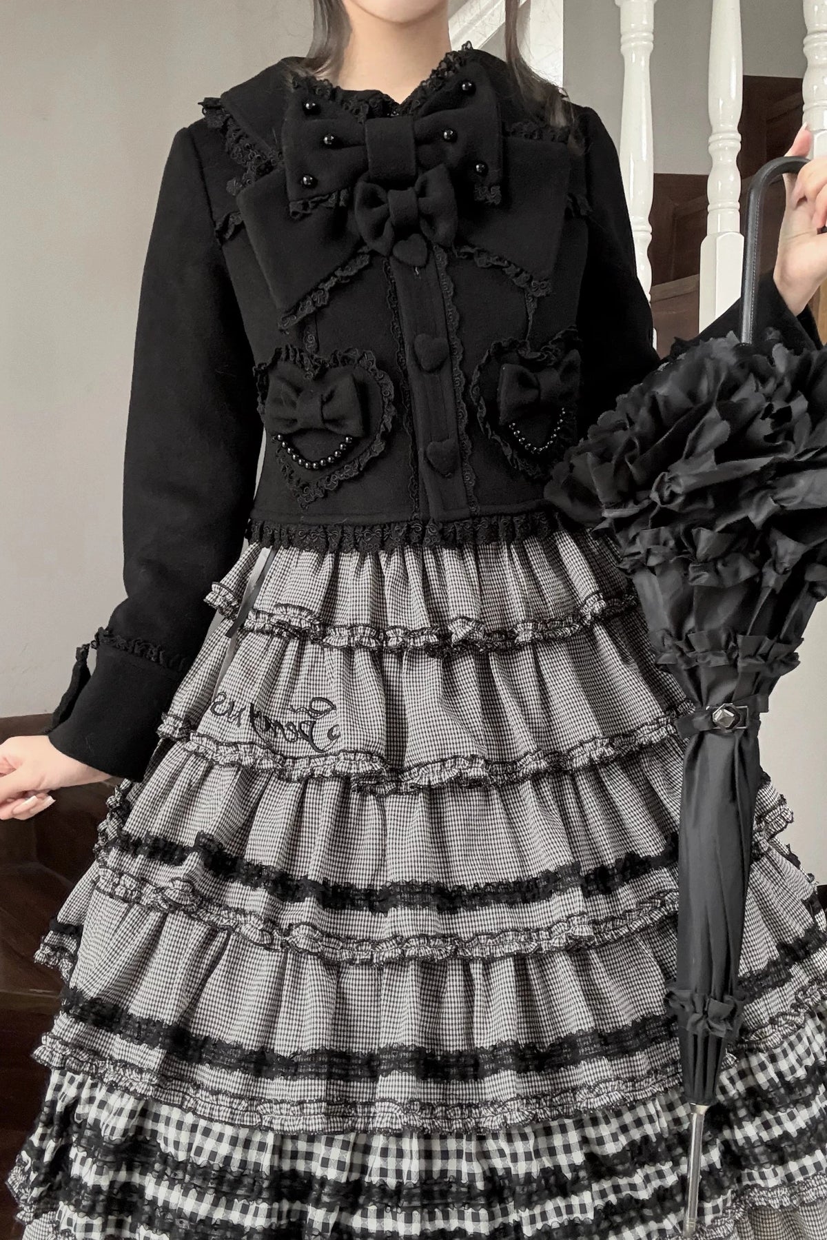 【10月17日予約締切】Brown/Black Sweet Lolita Pearl Bow Lace Short Coat