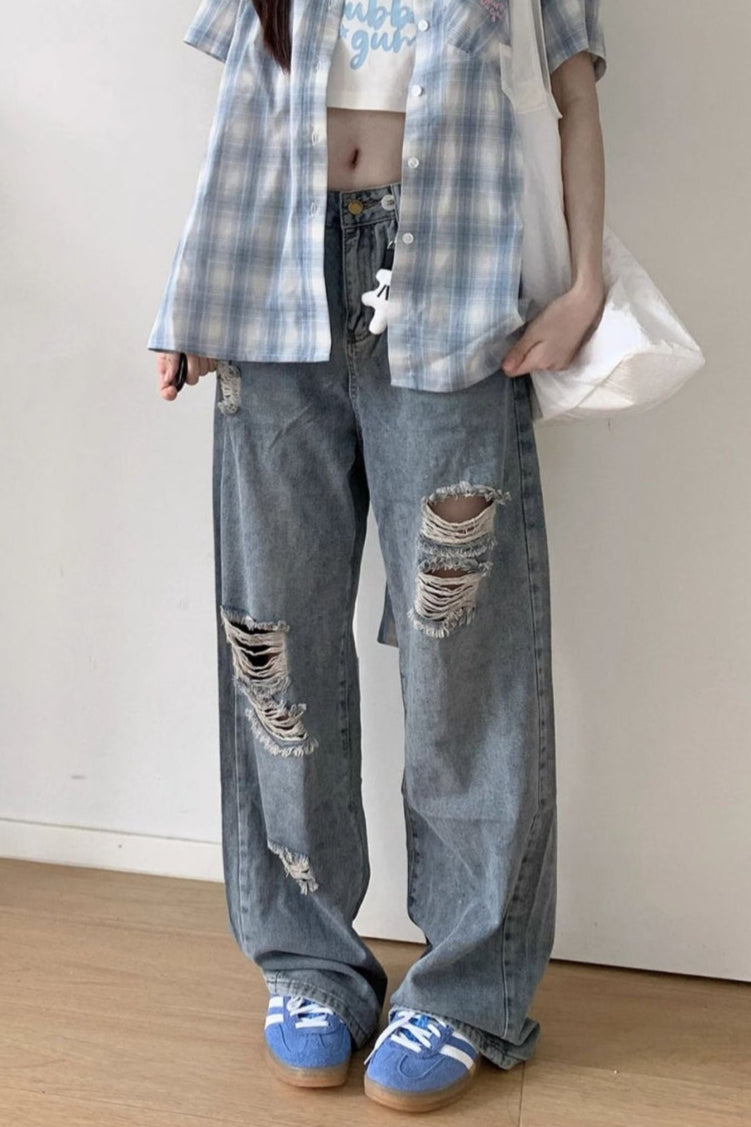 チェックシャツ＋キャミソール＋デニムパンツ