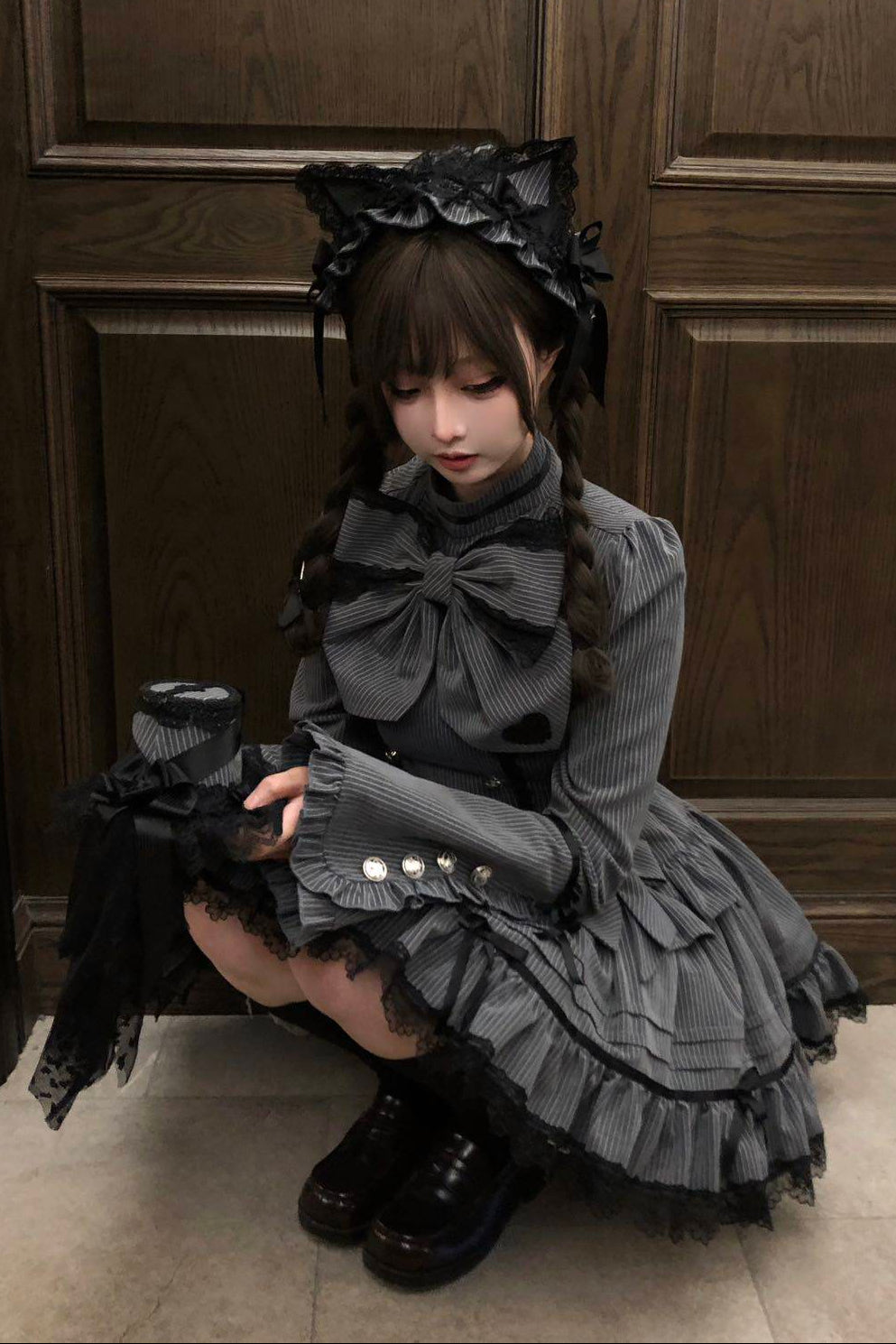 [Pre-order Deadline: April 25] Phantom Cat Sweet Ribbon Gray Stripe Lace Bell Sleeve Lolita Dress
