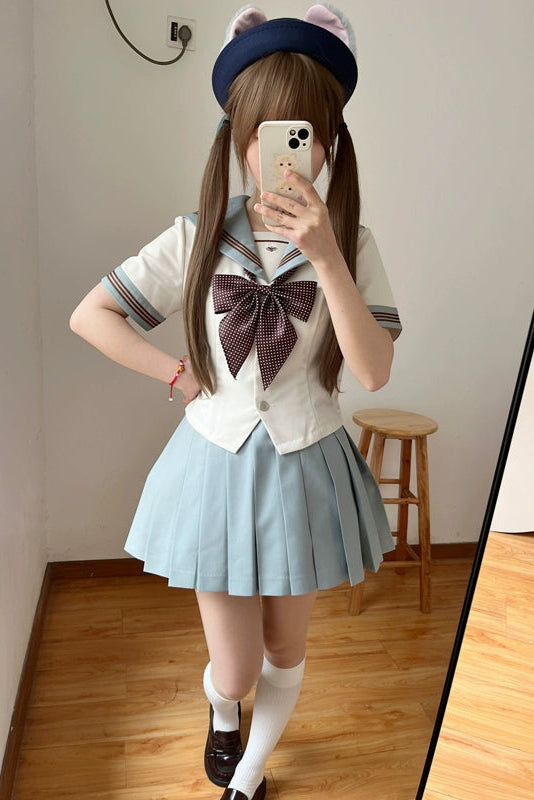 ミルクグリーンセーラー服