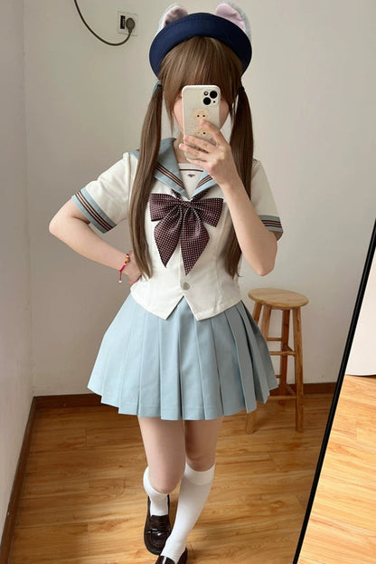 ミルクグリーンセーラー服