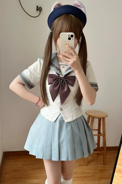 ミルクグリーンセーラー服