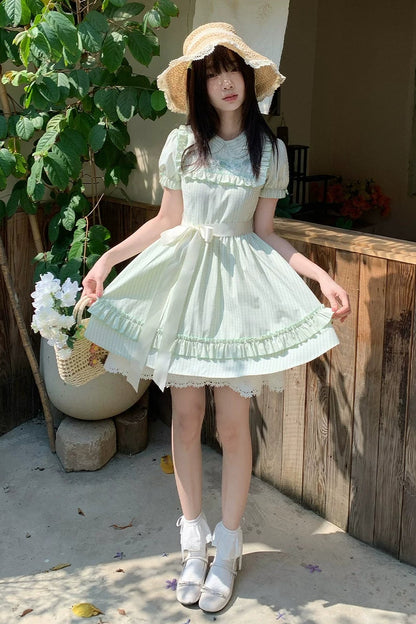 Robe douce à bordure en dentelle